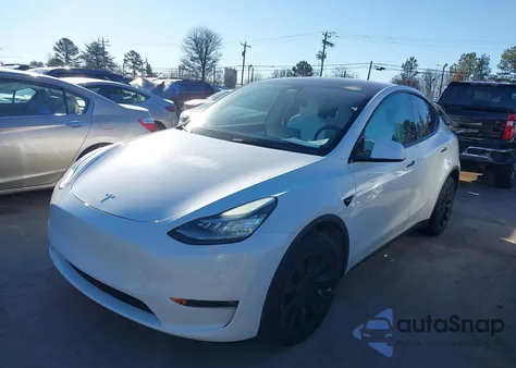 2022 Tesla Model Y Long Range Dual Motor All-Wheel Drive z USA, uszkodzony, nr VIN 7SAYGDEE0NF370077